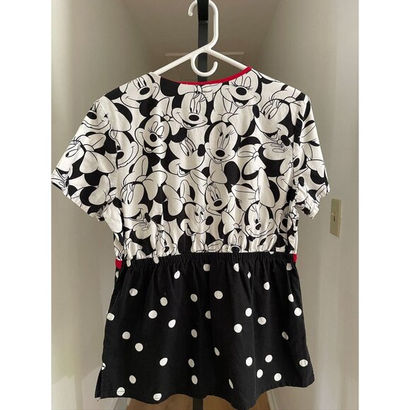 EUC Disney Women's Scrub Top Mickey & Minnie Mouse Print Black & White with Red - Picture 2 of 4